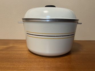 Vintage REGAL WARE 8 Qt. Cast Aluminum Non-Stick Dutch Oven