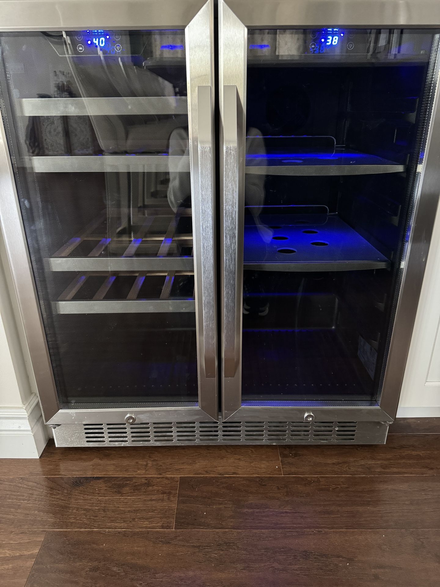 Edgestar 29.5” Built-in/Freestanding Dual Zone Beverage Refrigerator