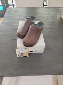 Sanita Karl Antique Brown Oil Leather Clogs EU 43 Sz 9.5