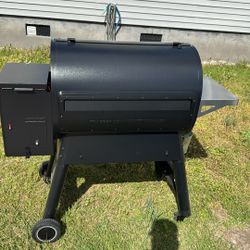 Traeger Smoker 885