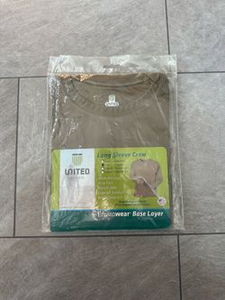 Long sleeve crew shirt midweight brand new size medium MEN $10
