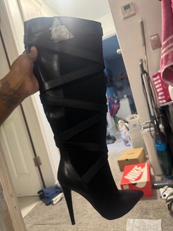 Heeled boots