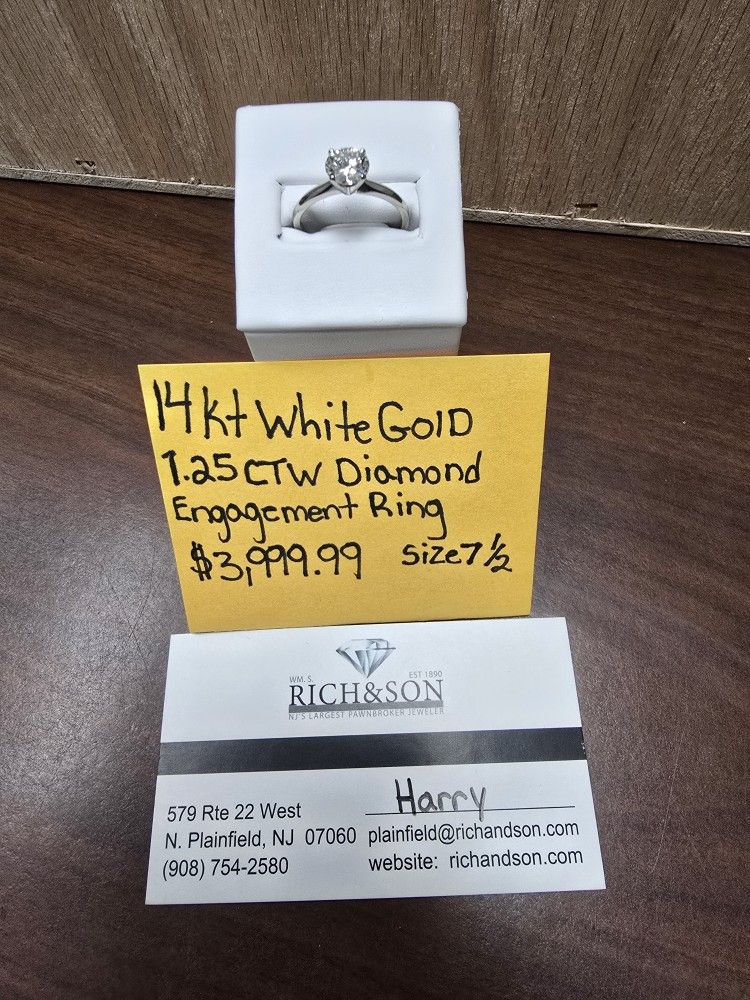 14kt White Gold Diamond Engagement Ring