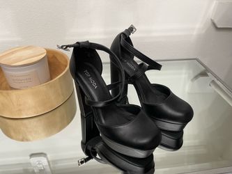 Chunky Mary Janes Heels Size 7.5