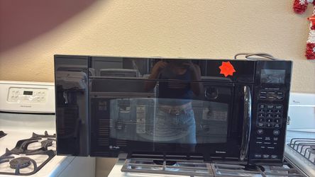 Nice like new GE microwave