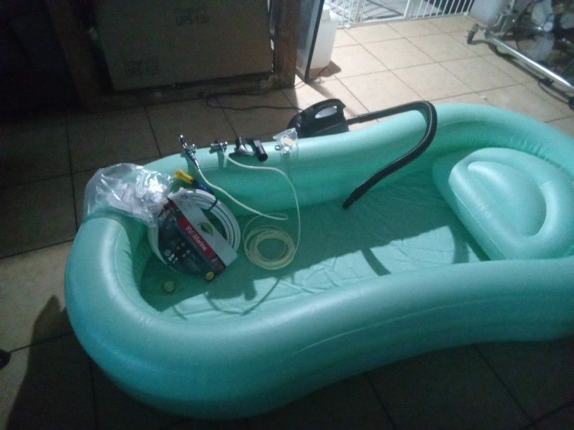 Ez Bathe Body Washing Basin Comes With Vaccume To Infate And The Hoses