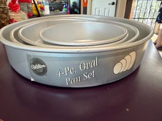 Oval cake pan set
