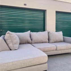 Gray Sectional Couch 🛻 Delivery Available🛻