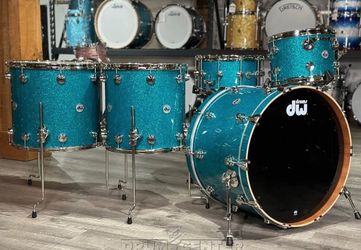 DW Drum Workshop 18” x 16” Floor Tom – Teal Sparkle – NEW/MINT – Order #1013983. Case Included!
