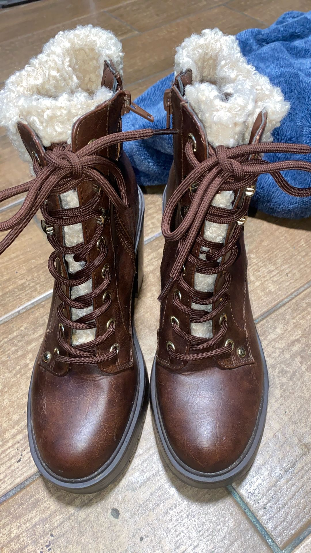 GBG  Los Angeles  Women’s  Leather Ankle High Hill    Boots  With Side Zippers And They Lice Up In Front 