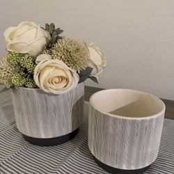 2 Vases 