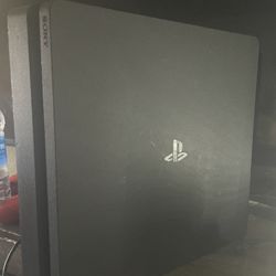 PS4 Slim 