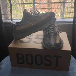 Yeezy Boost 350 V2