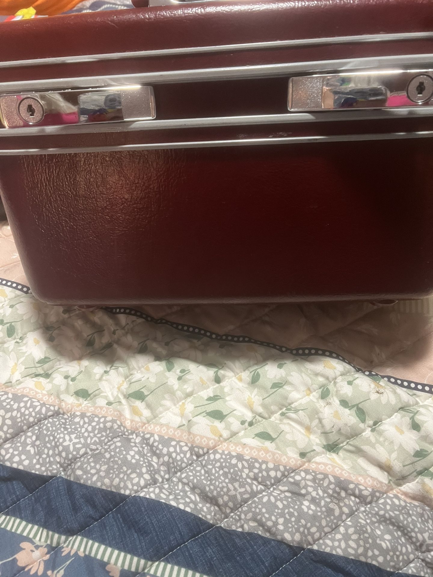 Vintage Samsonite Silhouette Burgundy Red