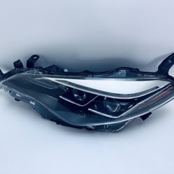 2017-2019 TOYOTA COROLLA XLE XSE SEDAN LEFT HEADLIGHT OEM (130) 