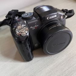 Canon Powershot Digital Camera w Bag