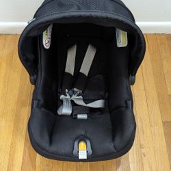 Chicco Bravo Primo Car Seat & Base