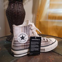 Converse
Chuck 70 Plaid
Streetwear/
Lifestyle Shoes
Size 7 for
Women
$68