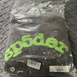 never worn yellow spider hoodie 