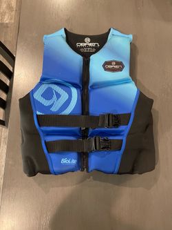 New Obrien water ski vest / life jacket never used Men’s size Medium fits 36-40 chest
