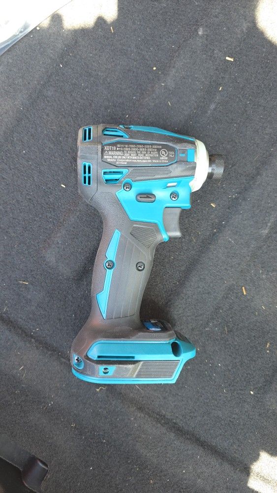 Xdt19 Makita Drill