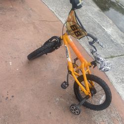 Dynacraft Hot Wheels 16" Boys' BMX Training Wheel Bicycle