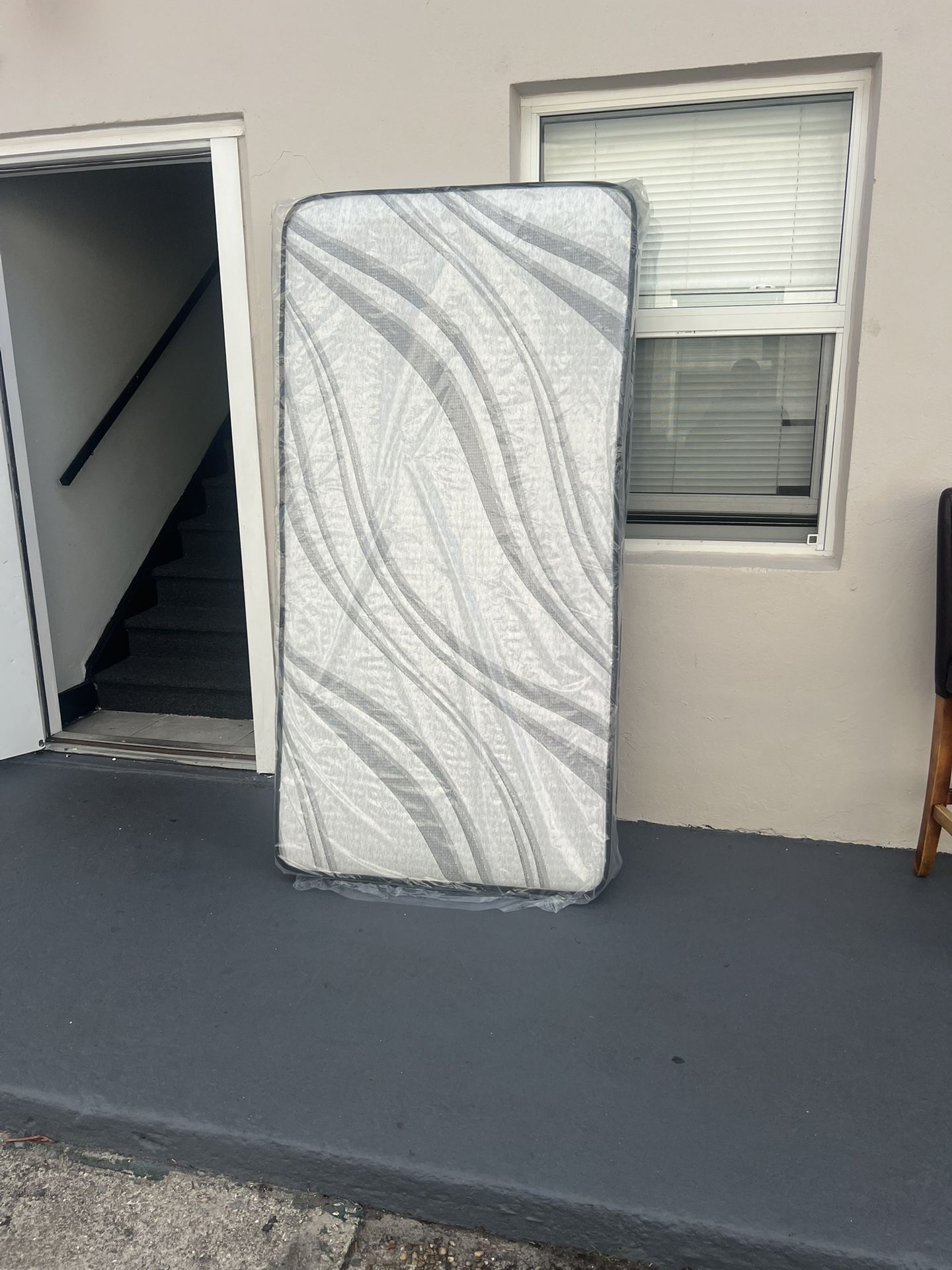 Mattresses: twin, full , queen regular , Colchon Nuevo Colchones plush or pillow top available cama bed mattress