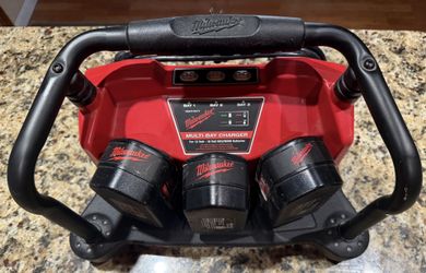 Milwaukee Battery Charge Station