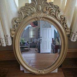 Vintage style gold mirror 29X20

YES AVAILABLE 