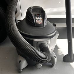 Shop Vacuum 16 Gallons 5.75 HP 