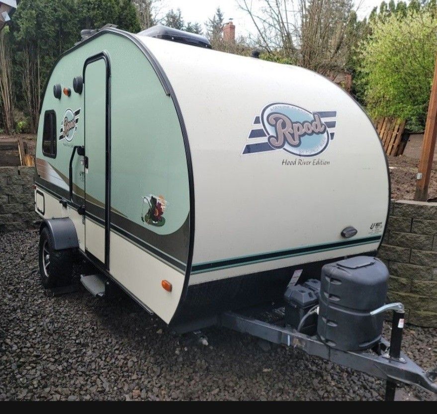 2017 Forest river R-pod
