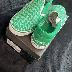 999 No Vanity Shoes
