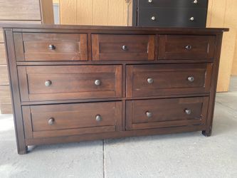 Dresser brown