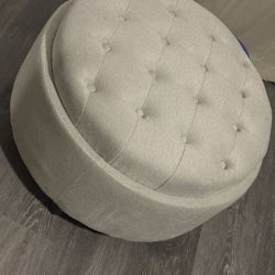3-in-1 Ottoman with reversible tray lid