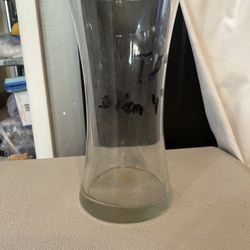 Flower vase : 8" H , D : 4"   -   $5