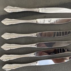 6 Wallace Silversmiths Antique Baroque Dinner Knife Stainless 18/8 Indonesia