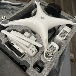 DJI Phantom 4 Drone