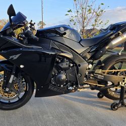 2010 Yamaha R1
