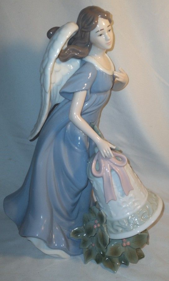 Grandeur Noel Angel Figurine Holly Bell Porcelain 12" Figurine Collector's Edition 2003