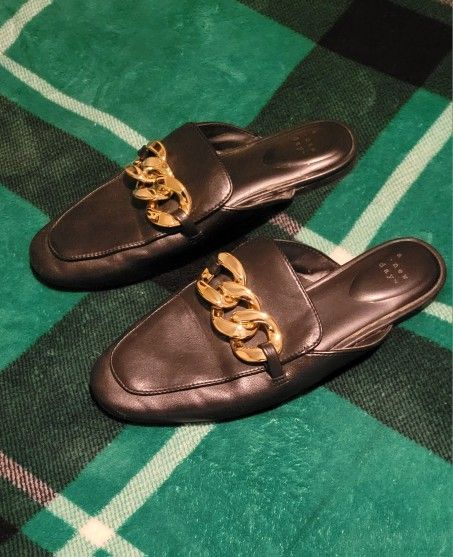 WOMENS A NEW DAY MULES BLACK AND GOLD SIZE 8.5