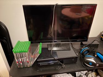 XBox One Bundle w/smart tv