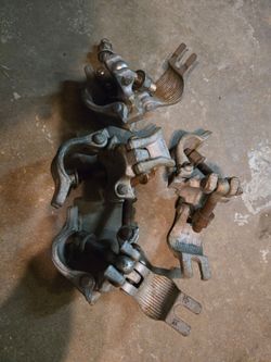 Scaffolding clamps