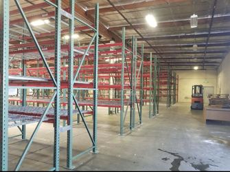 Warehouse Shelving/ Pallet Racking