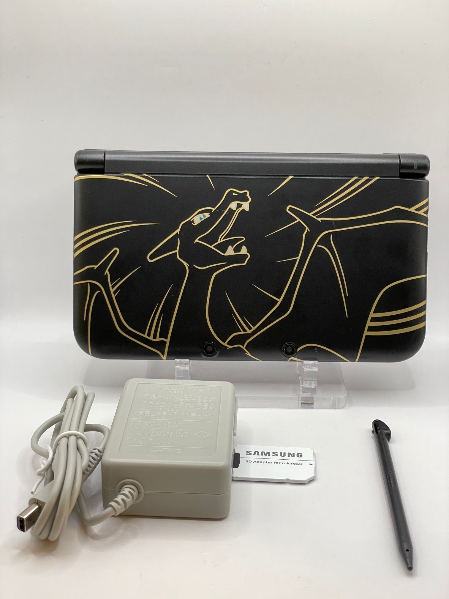 Nintendo 3DS XL Pokemon Center Charizard Edition Console