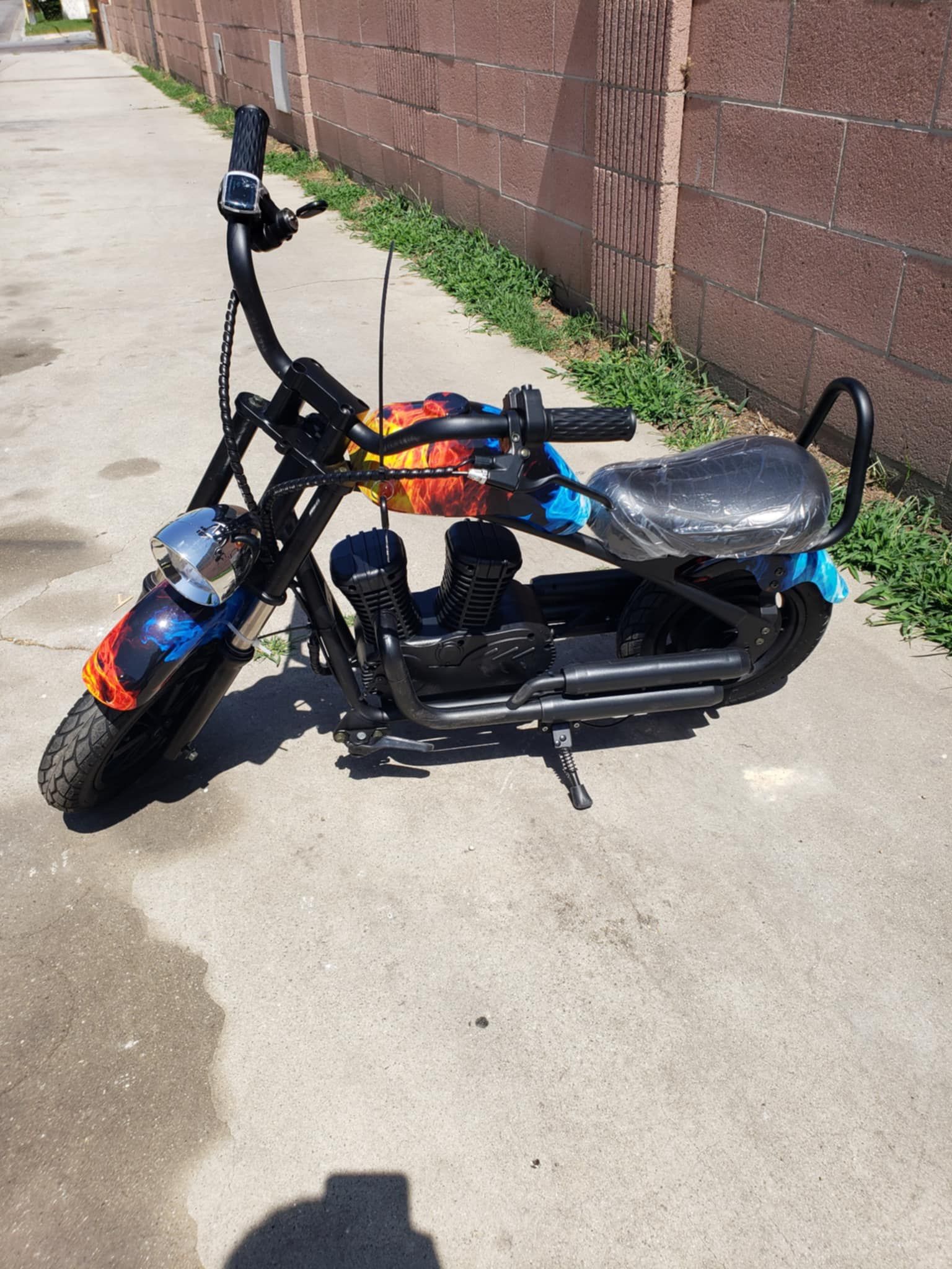 For Kids Only... Electric Bike 15mph 20miles range... when you turn it on sound real motorcycle, brand new ebike e-bike chopper Bike $350! Built or in