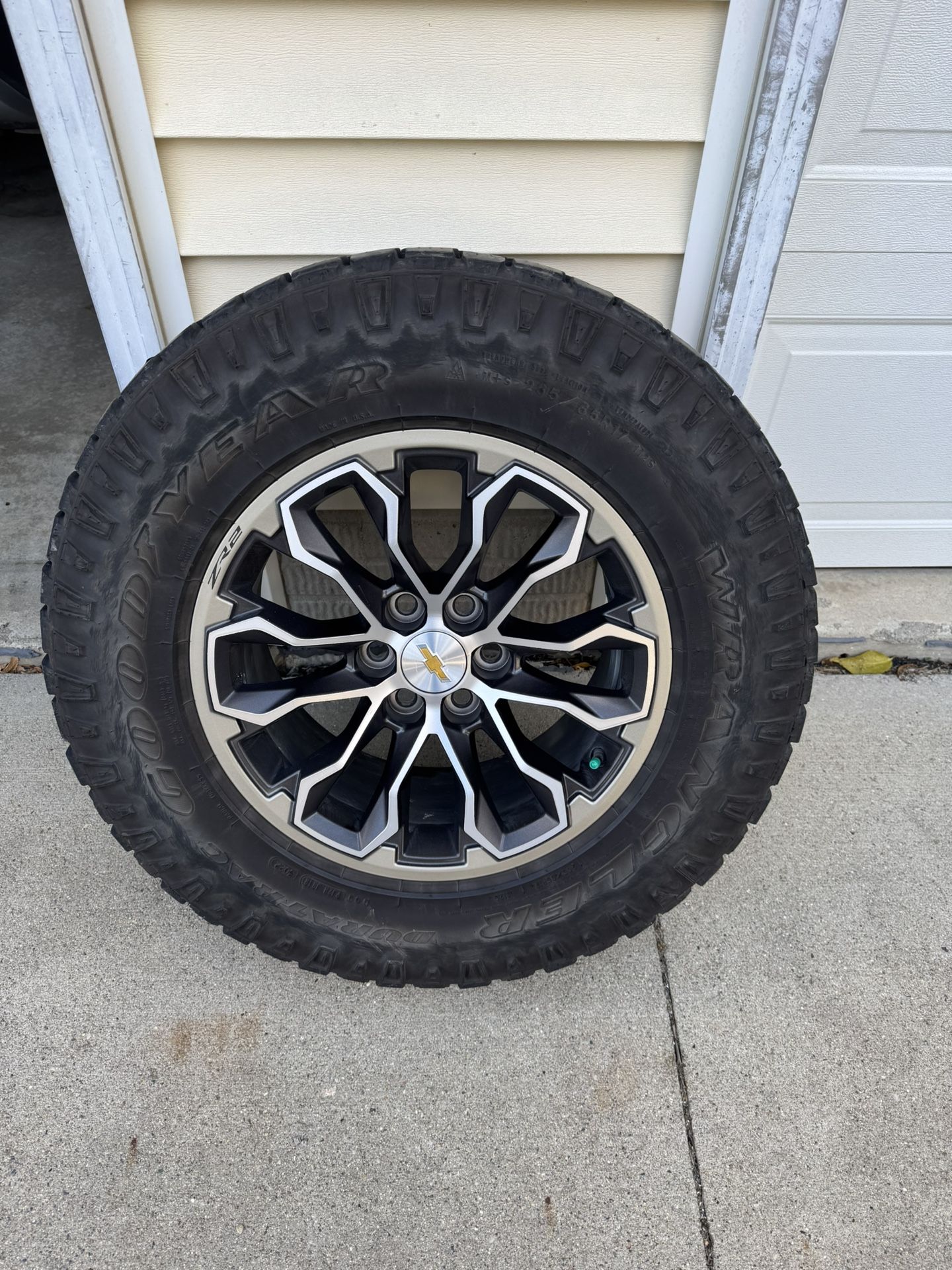 4 Chevrolet Colorado ZR2 Wheels (OEM)