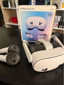 Meta Quest 3s (comes with charger)