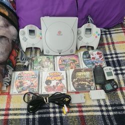 Dreamcast Bundle Found It On A Storage Unit 
