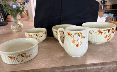 Vintage Hall’s Superior Quality Kitchenware Mary Dunbar / Autumn Leaf 5 pcs