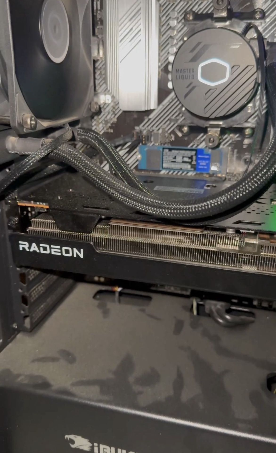 7700 XT Graphics card